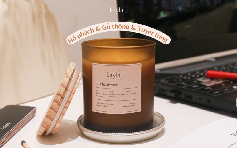 Nến thơm bà bầu kayla khuyên dùng - Enchantwood gỗ thông cây rừng