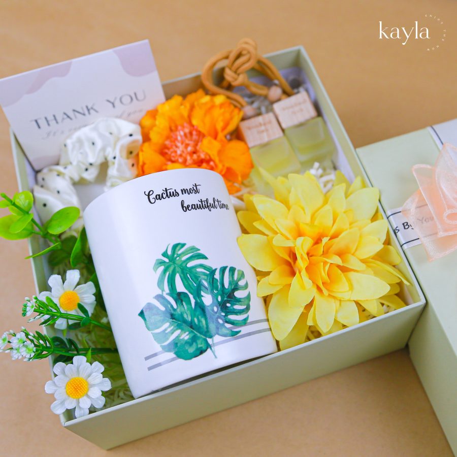 Set Quà Tặng Lá Nhỏ Mix Tinh Dầu Treo