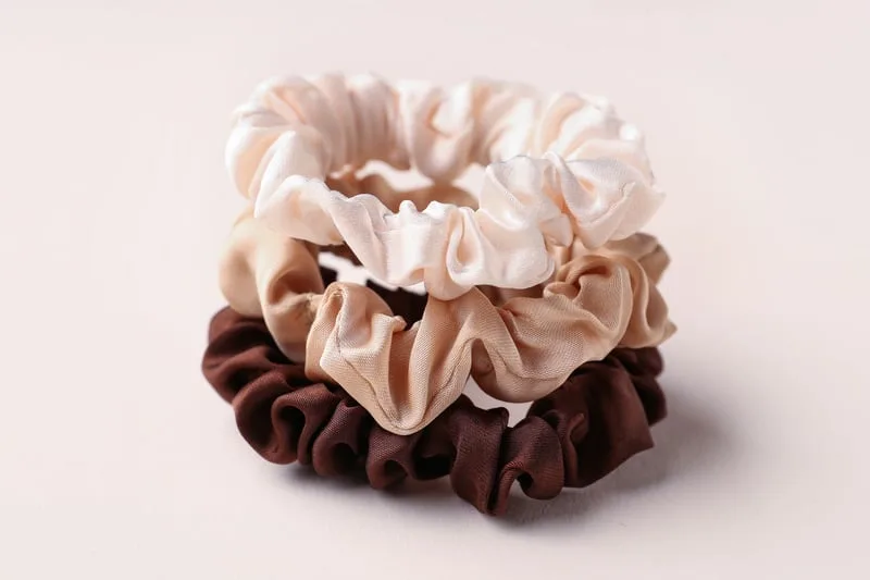 Cach lam scrunchies trong 10 phut khong kho jpg