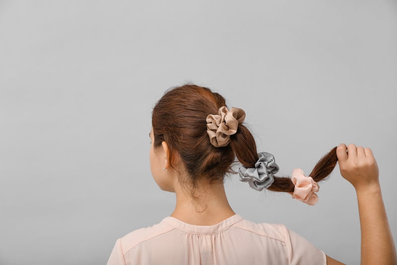 Kiểu buộc lệch – Tự nhiên và thoải mái cho dạo phố