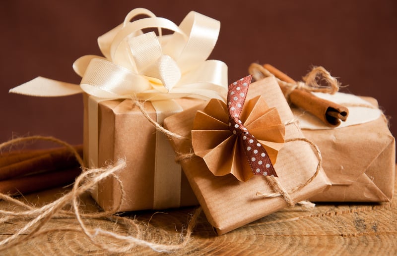 Sự kết hợp giữa quà tặng và phong bì tiền mặt thông minh Sự kết hợp giữa quà tặng và phong bì tiền mặt thông minh