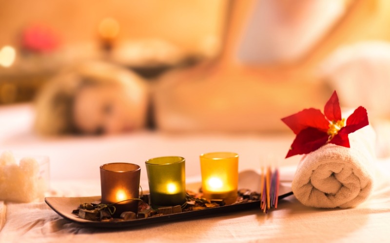 Khóa học hoặc voucher spa để thư giãn và chăm sóc bản thân