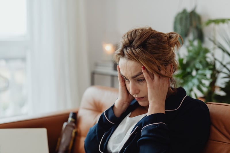 Thực hành thiền và mindfulness để cân bằng tâm trạng Cách xả stress cho người hướng nội