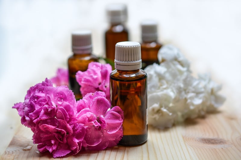 Lợi ích của việc sử dụng tinh dầu so với thuốc giảm đau Lợi ích của việc sử dụng tinh dầu so với thuốc giảm đau