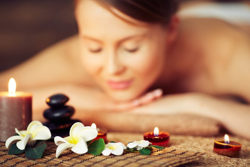 Tinh dầu giảm đầy hơi hiệu quả cho phụ nữ trung niên