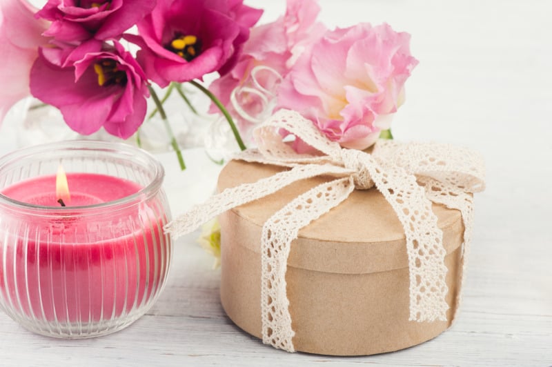 So sánh quà tặng doanh nghiệp và quà tặng sự kiện So sánh quà tặng doanh nghiệp và quà tặng sự kiện