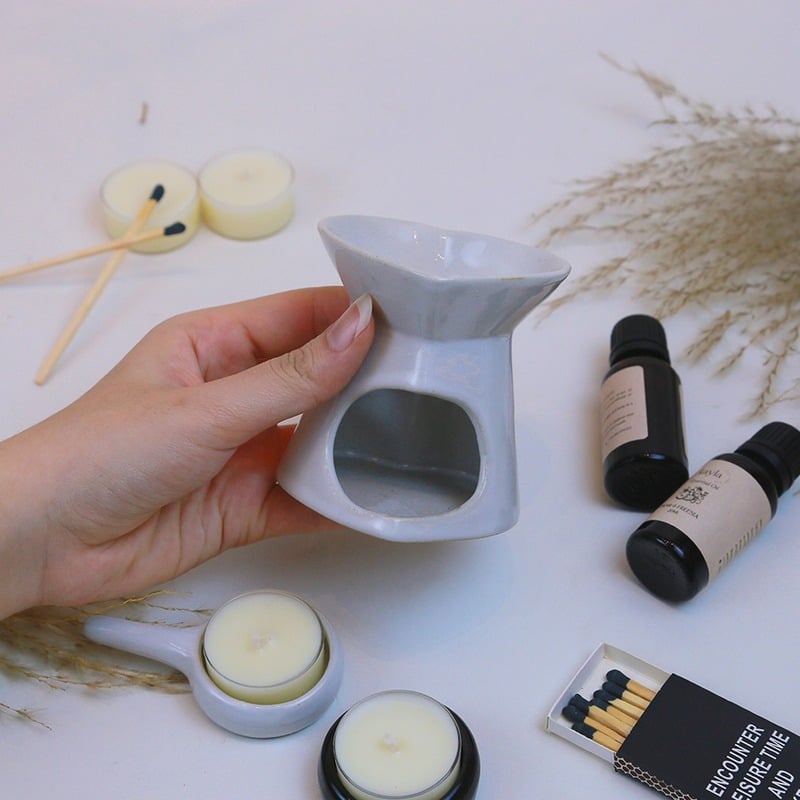 Đèn Sứ Trắng Xông Tinh Dầu Dùng Nến Tealight