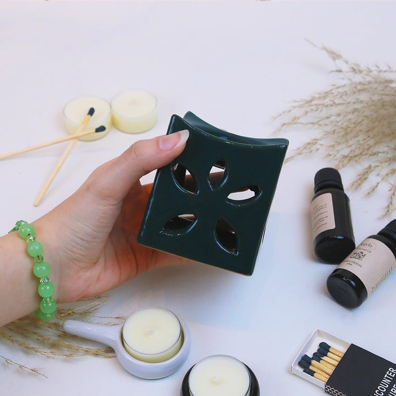 Đèn Sứ Xanh Xông Tinh Dầu Dùng Nến Tealight