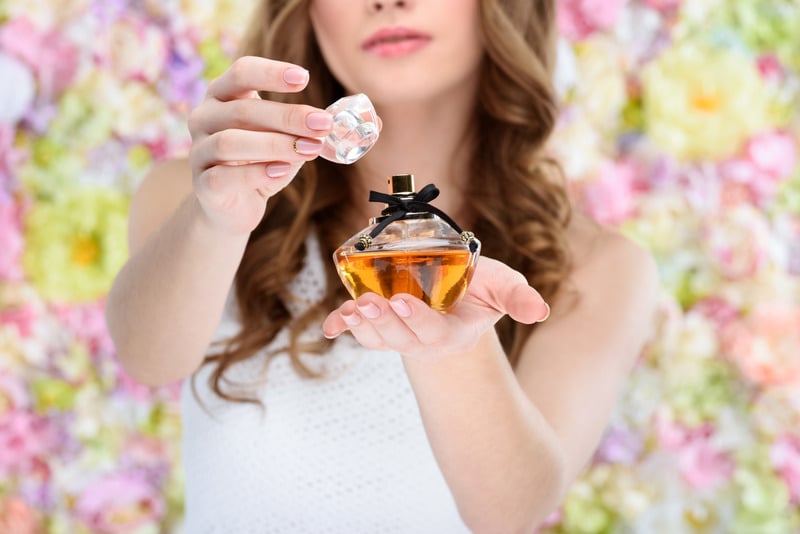 Cách chọn nước hoa phù hợp theo cá tính bạn gái Cách chọn nước hoa phù hợp theo cá tính bạn gái