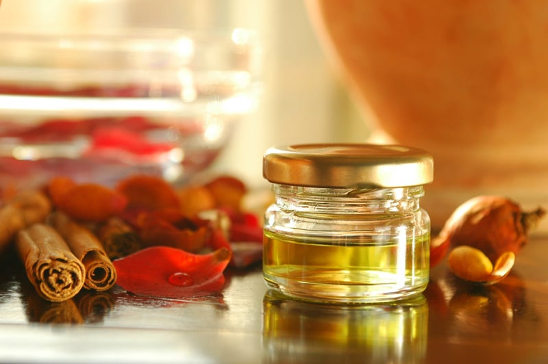 Cách bảo quản tinh dầu quế tự làm Cách bảo quản tinh dầu quế tự làm