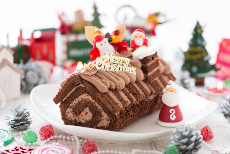 Mẹo trang trí bánh khúc cây đẹp mắt