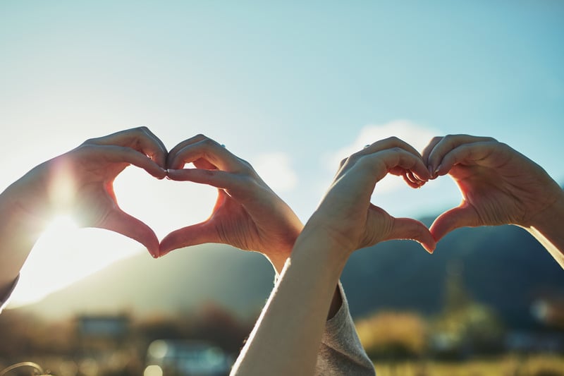 Ghost là gì trong tình yêu - Tại sao hiện tượng này ngày càng phổ biến