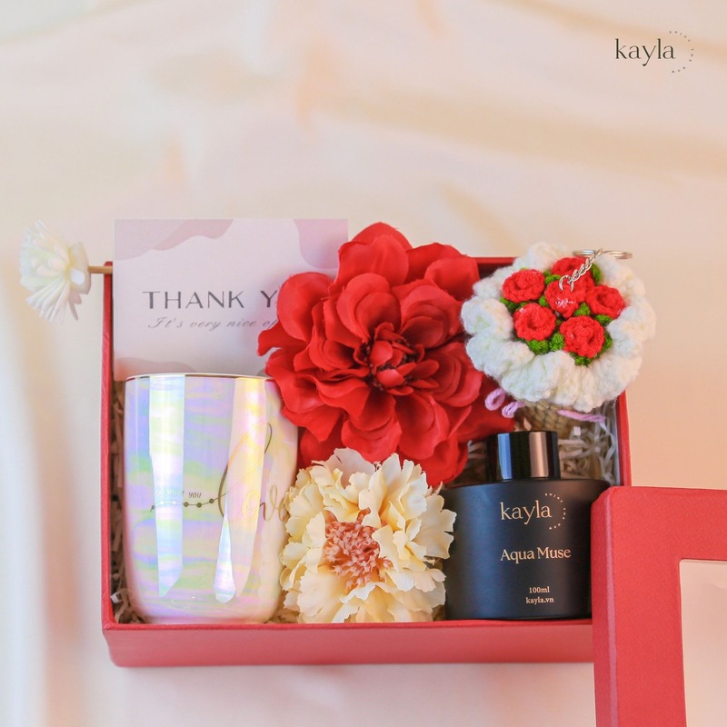 Set Quà Tặng Tinh Dầu Aqua Muse Đỏ Dịu