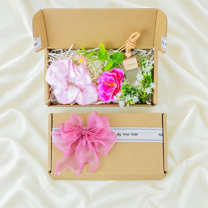 Set Quà Tặng Cho Nữ Kèm Tinh Dầu Treo Lavender
