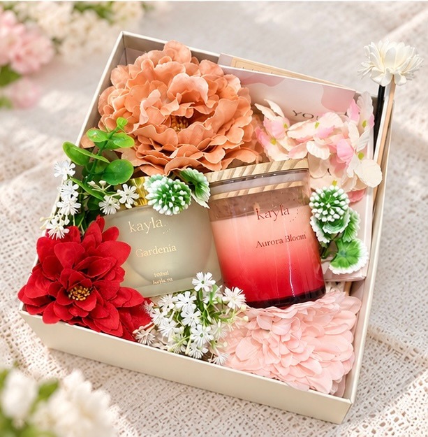 Set Quà Tặng Nến Thơm Aurora Bloom Đỏ Thắm