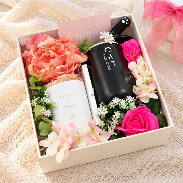 Set Quà Tặng Nến Thơm White Tea & Ly Mèo